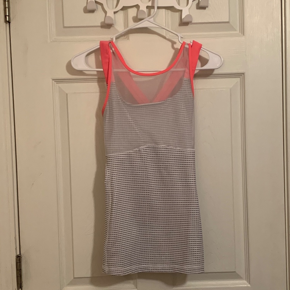 Lululemon workout tank!
